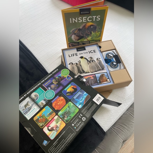 New encyclopedia Britannica virtual reality nature set - Picture 5 of 5